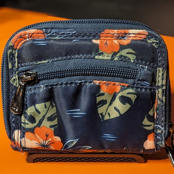 Lug Splits Compact RFID Wallet - Aloha Navy, LIKE NEW ✨DISCONTINUED!✨ - Picture 2 of 8